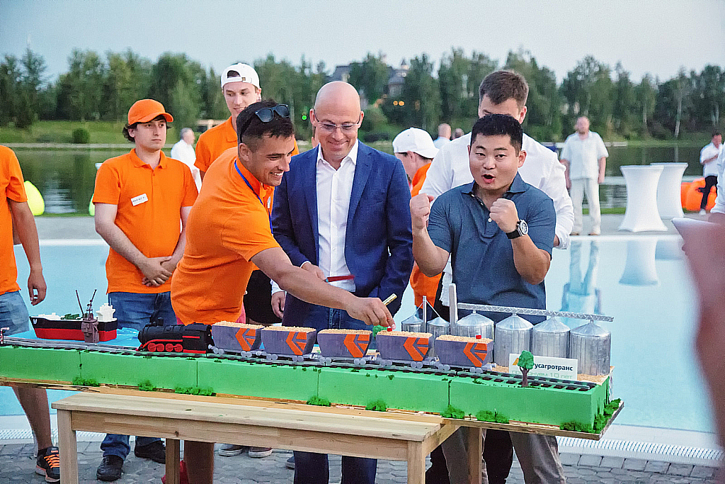 Агаларов Эстэйт — Русагротранс-180803_210102