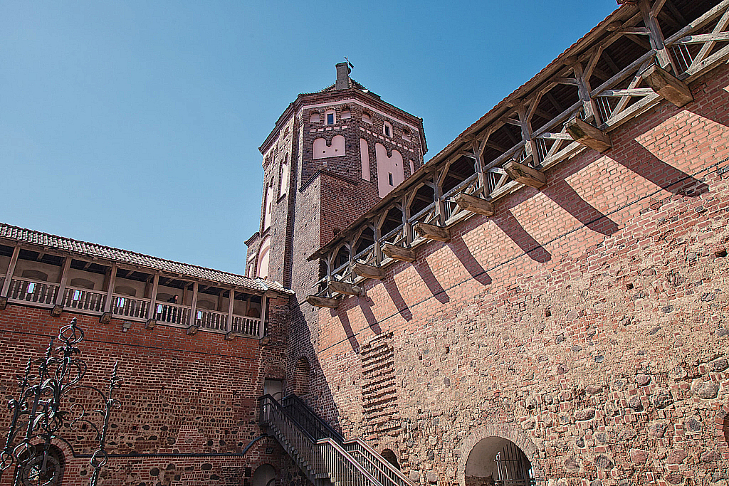 Беларусь — Мирский замок-190429_122032