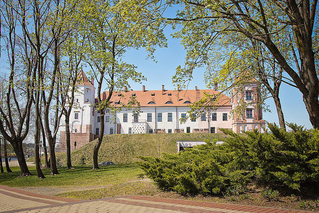 Беларусь — Мирский замок-190429_125432