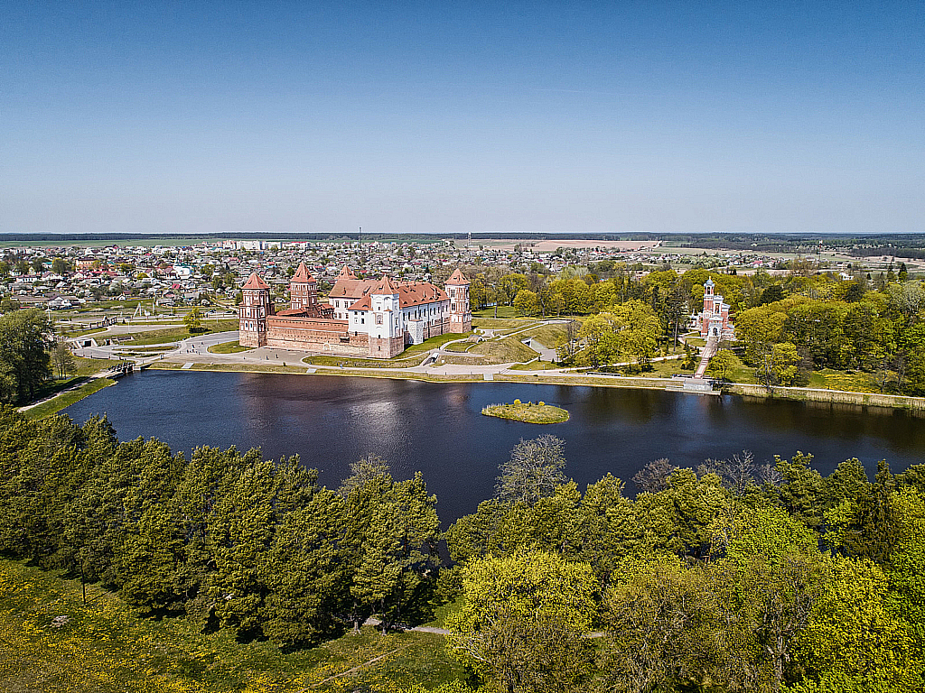 Беларусь — Мирский замок-190429_130956