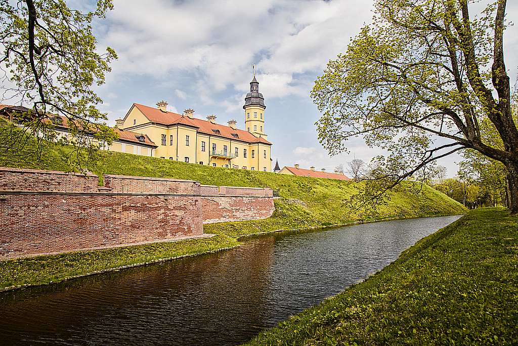 Беларусь — Несвижский замок-190429_163041