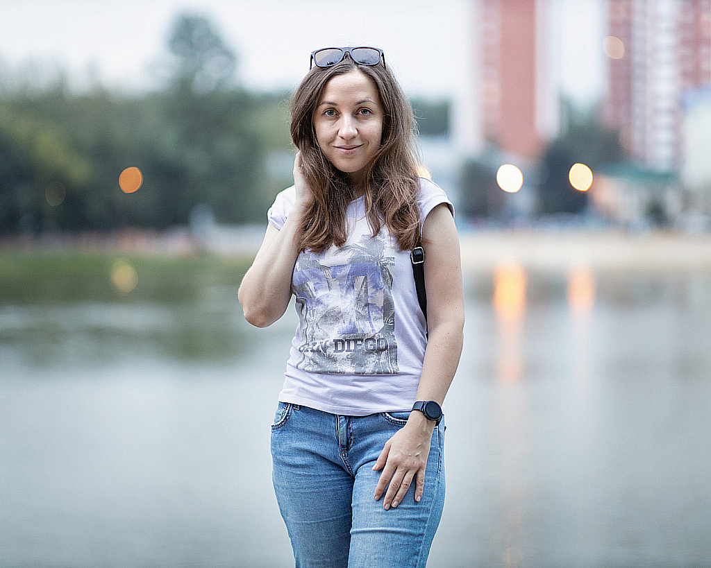 Возле дома-210810_201445