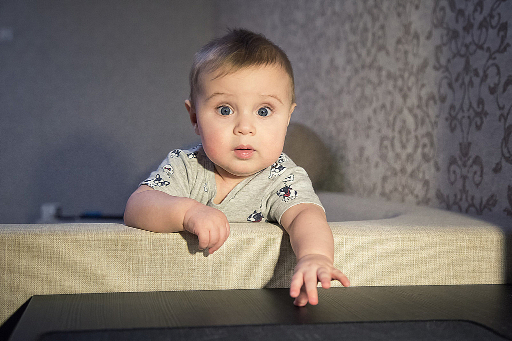 Еник на диване-200411_203356