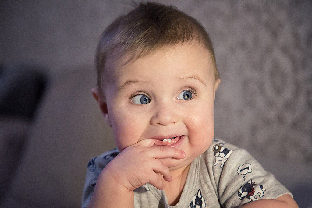 Еник на диване-200411_203511