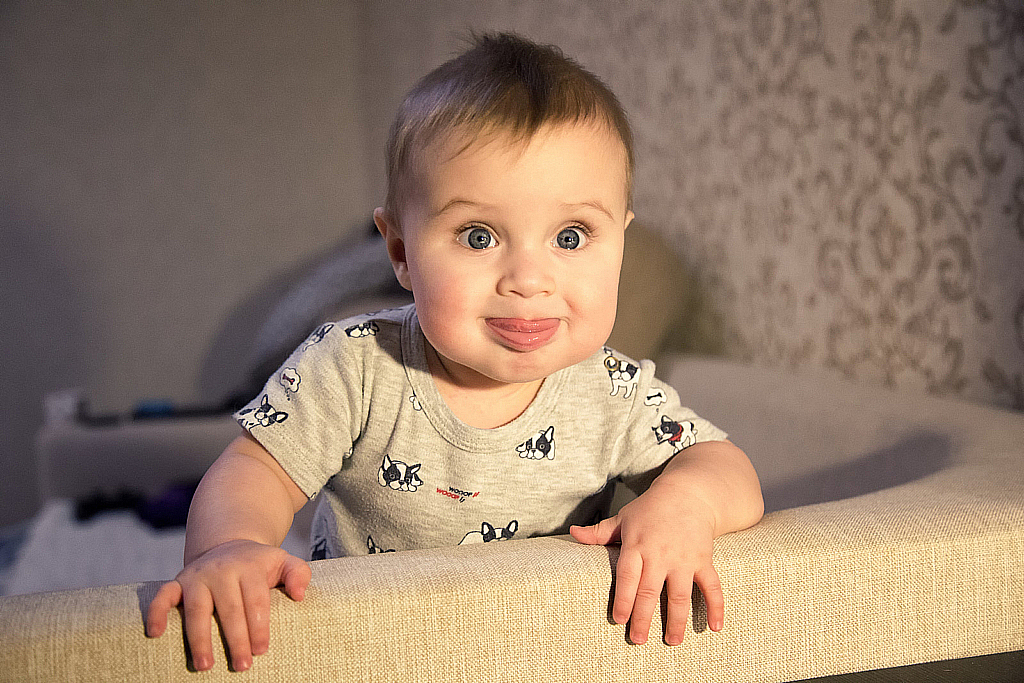 Еник на диване-200411_203552