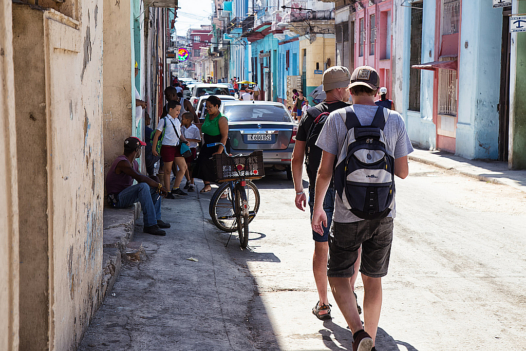 Куба 2017 Туристы в Гаване-180503_021516