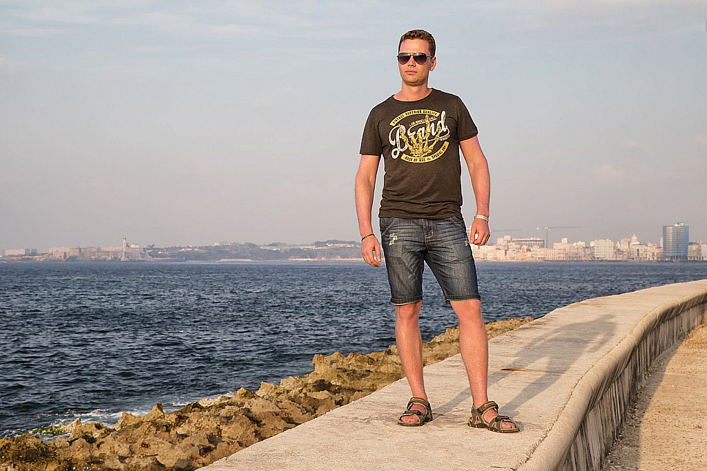 Куба 2017 Туристы в Гаване-180503_051227