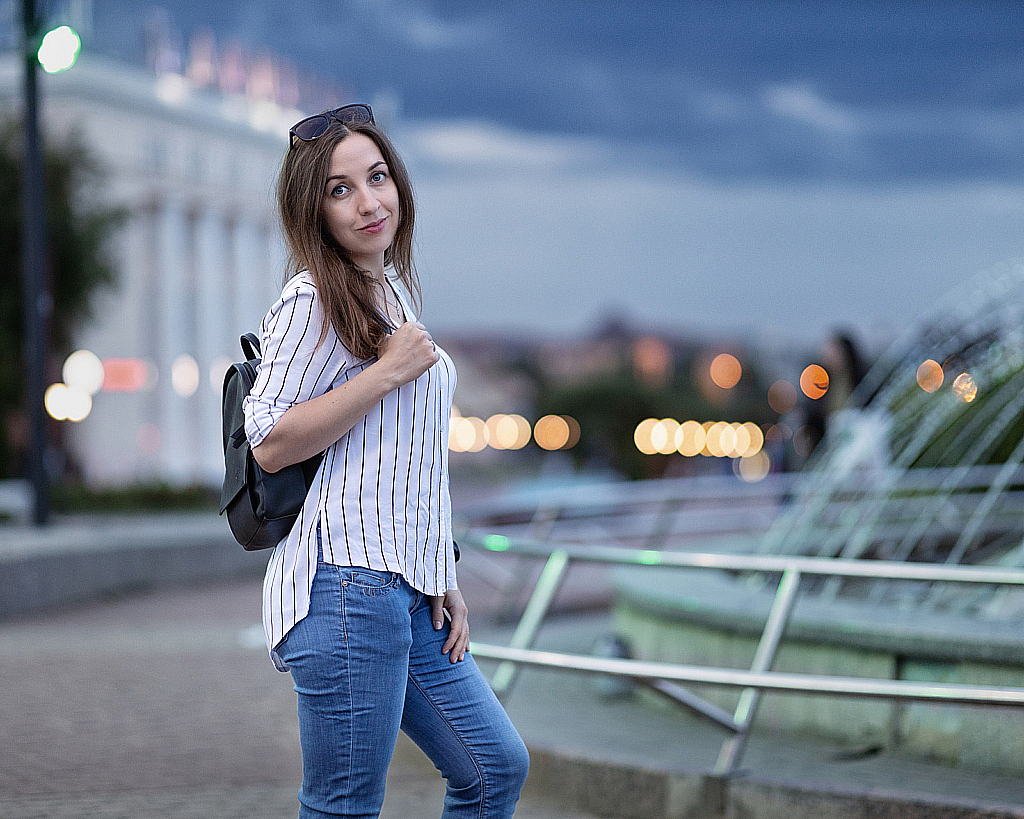 Наташа возле фонтана-210813_202742