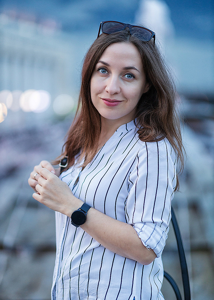 Наташа возле фонтана-210813_202822