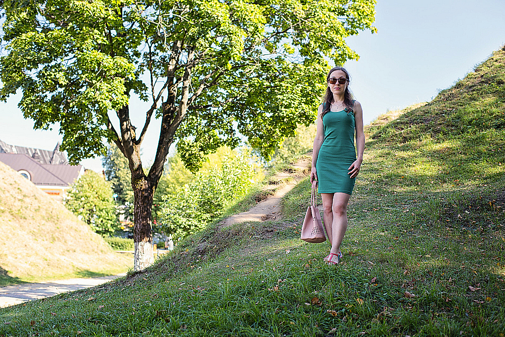 Наташа на валу Август-180825_150234