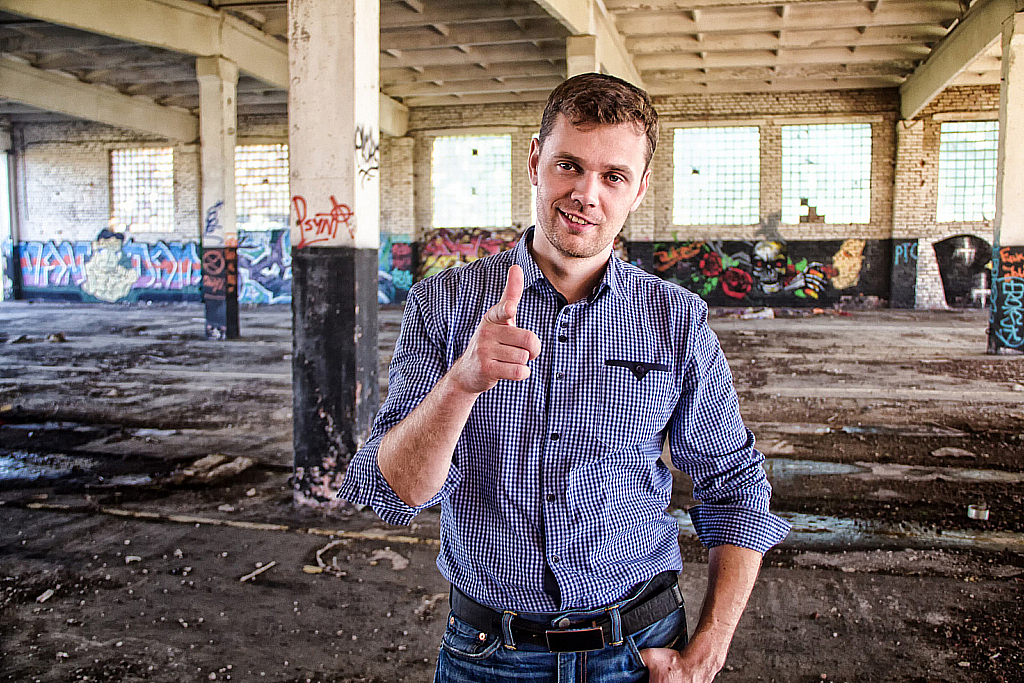 Паша в автобатальоне-160709_203026