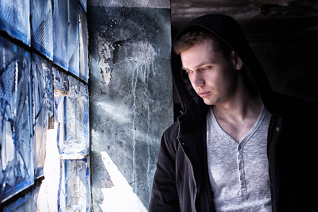 Паша и заброшка в Яхроме-160327_154205