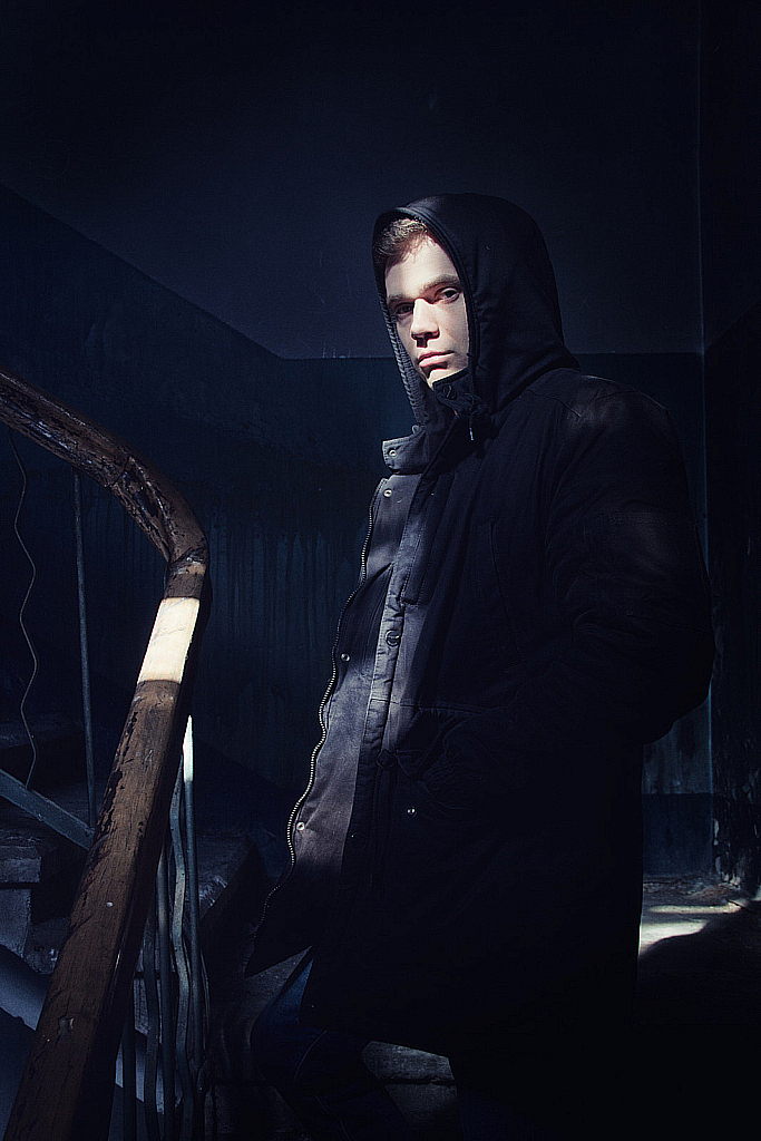 Паша и заброшка в Яхроме-160327_155112