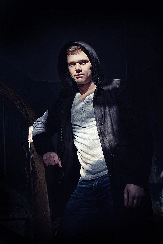 Паша и заброшка в Яхроме-160327_155208