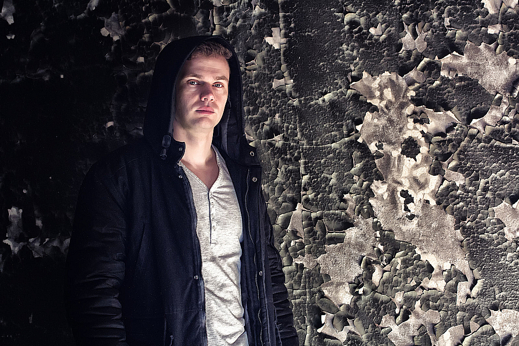 Паша и заброшка в Яхроме-160327_160307