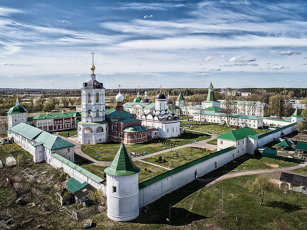 Пешношский монастырь с дрона-190504_145729