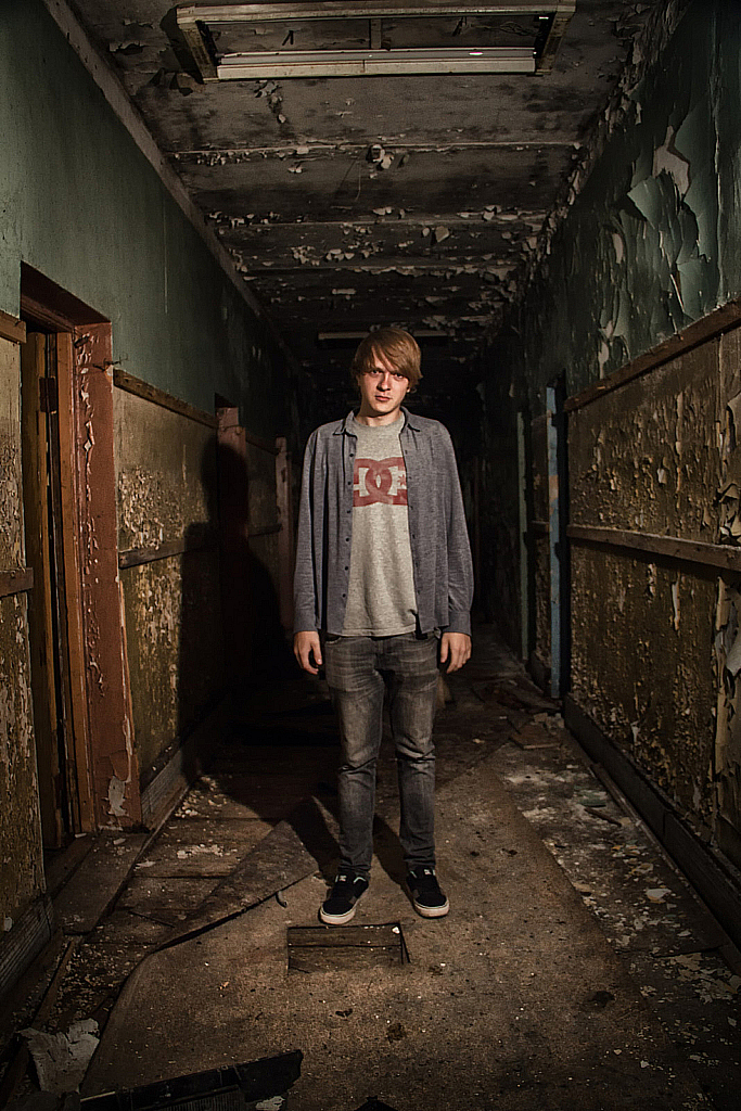 Тим в заброшке-150815_201111