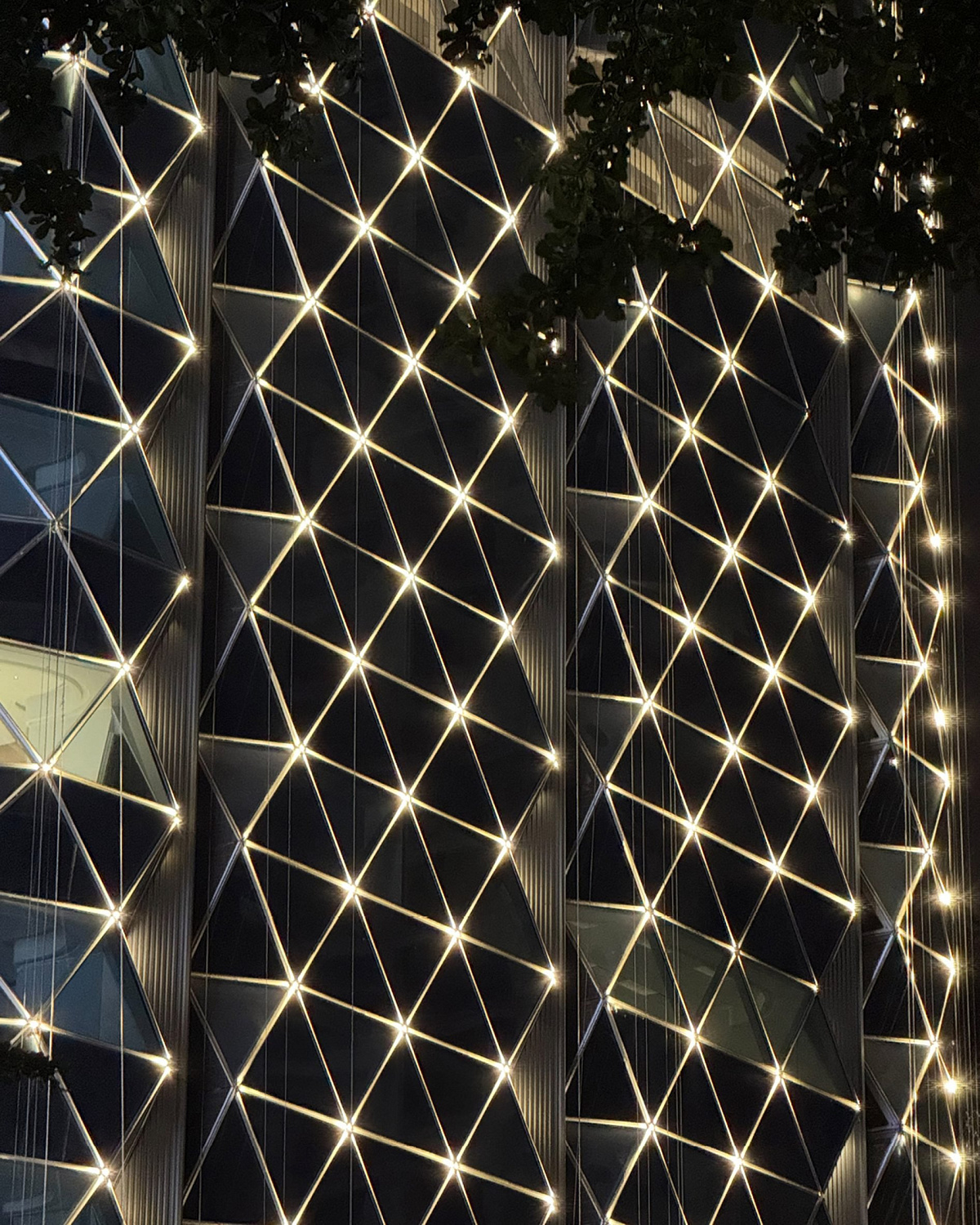Foster + Partners демонстрирует новый небоскрёб в Шэньчжэне перед завершением строительства