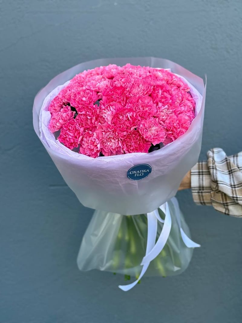 Букет гвоздик малиновых 41 шт. — фото 4