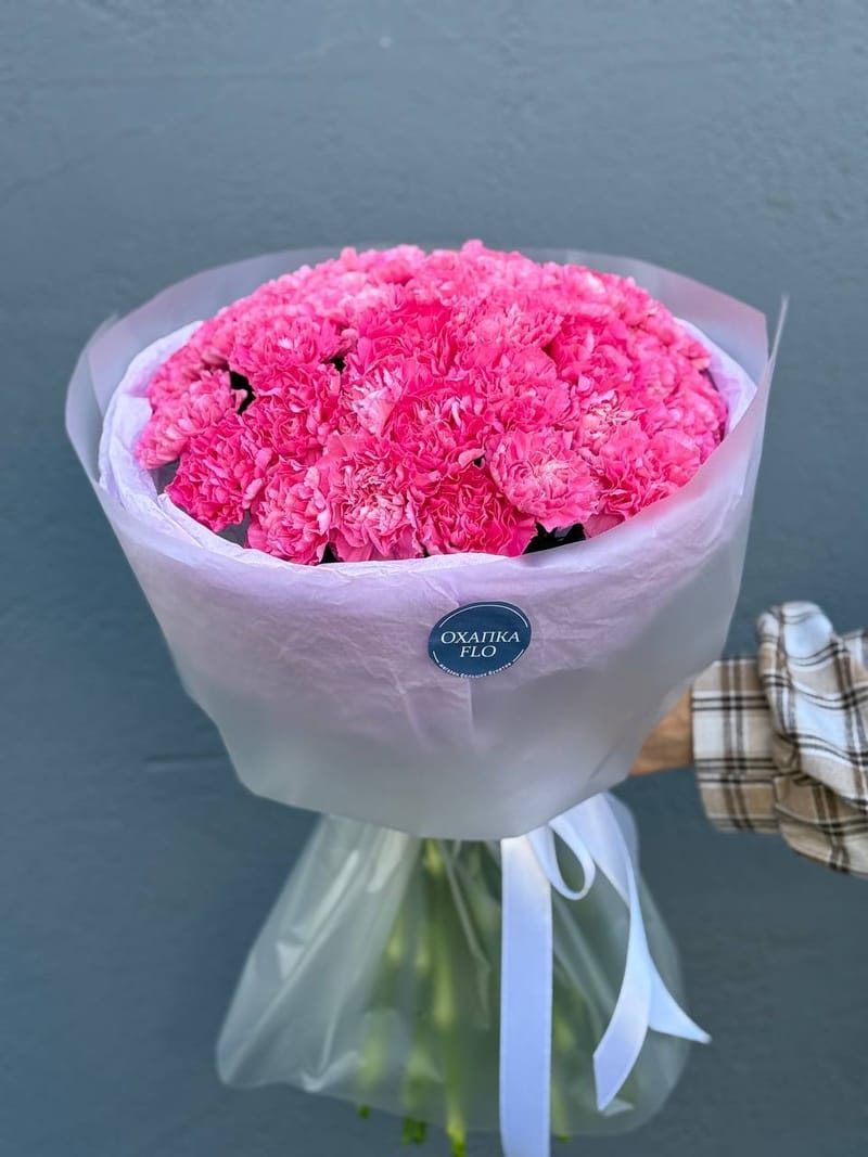 Букет гвоздик малиновых 41 шт. — фото 5