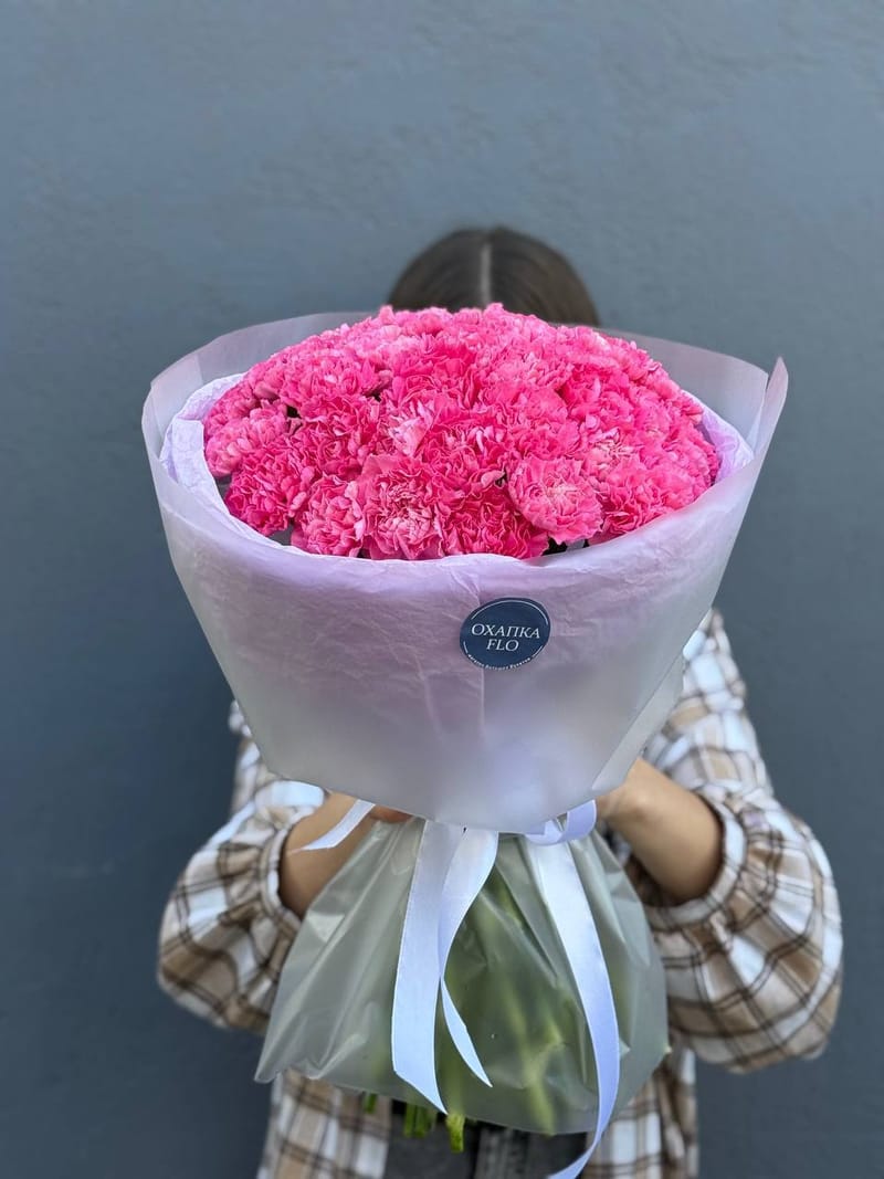 Букет гвоздик малиновых 41 шт. — фото 7