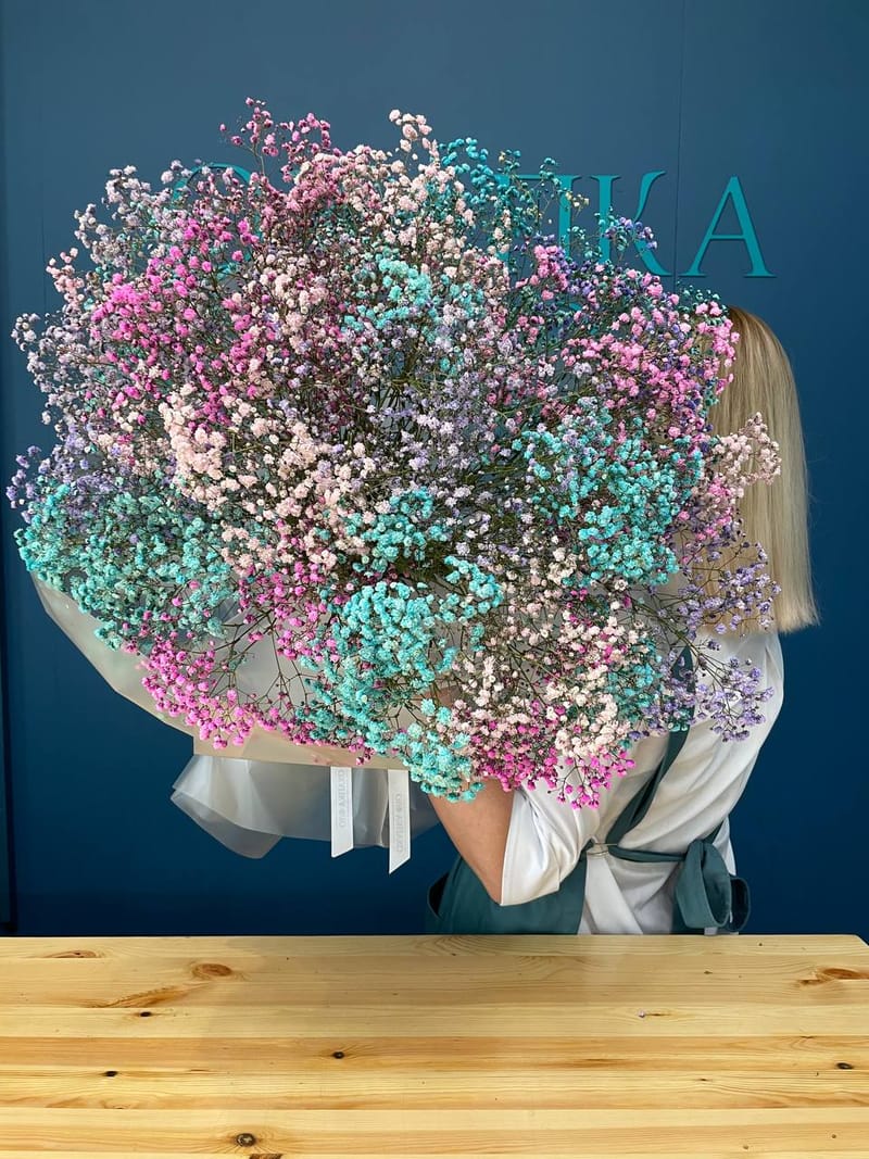 Букет из гипсофилы «Радужная фантазия». — фото 4