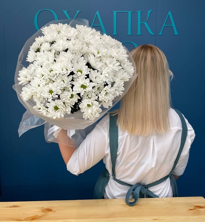 Букет из хризантем белых кустовых.