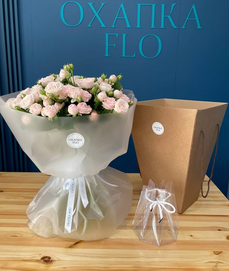 Букет роз нежно-кремовых кустовых роз 15 штук. — фото 3