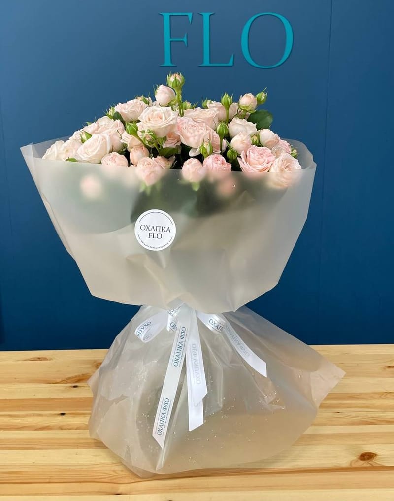 Букет роз нежно-кремовых кустовых роз 15 штук. — фото 4