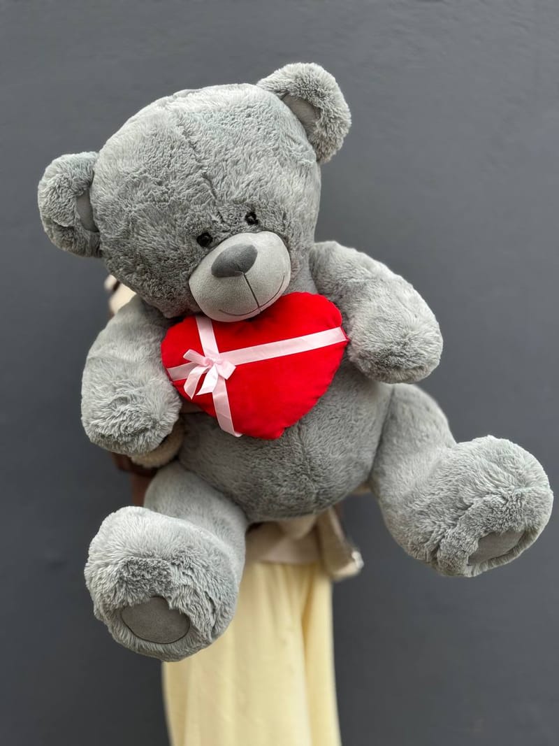 Мишка плюшевый серый с сердечком, 95 см — фото 2