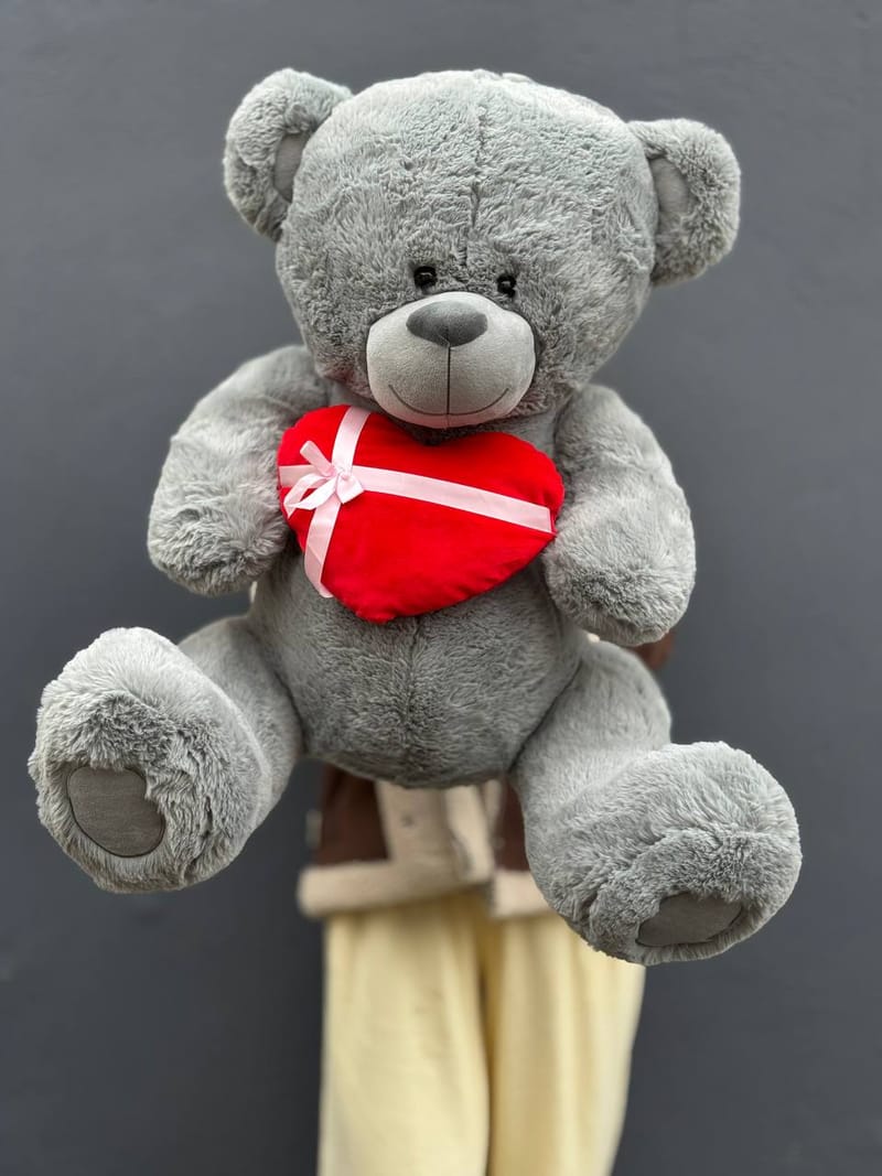 Мишка плюшевый серый с сердечком, 95 см — фото 4