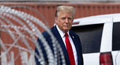 Трамп пригрозил Ирану "ударом тысяч ракет" в случае покушения на него