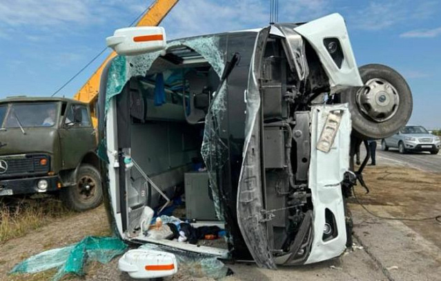 В Азербайджане более 20 человек пострадали в ДТП с автобусом