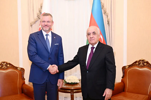 Премьер-министр Азербайджана провел переговоры с президентом Словакии