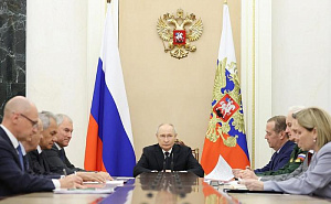 Путин проинформировал членов Cовбеза об итогах учений и предложил обсудить сохранение традиционных ценностей в культуре