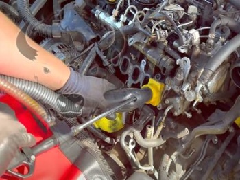 Чистка впускного коллектора и каналов ГБЦ орехоструем — верните двигателю былую мощность!