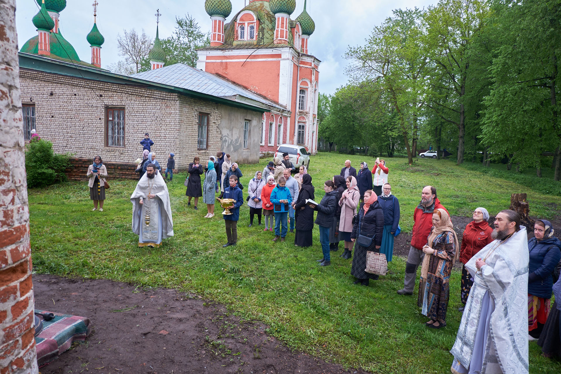 Литургия в храме святителя Петра, м