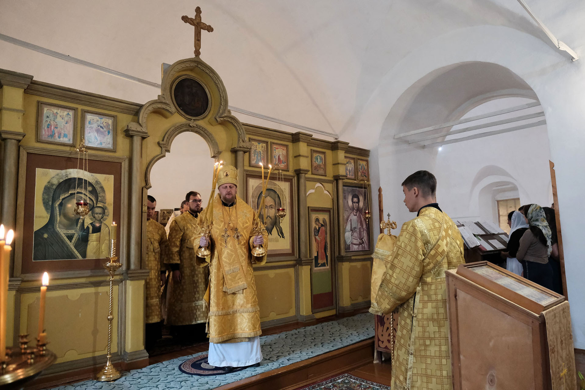 Литургия в Филипповском приделе Вл
