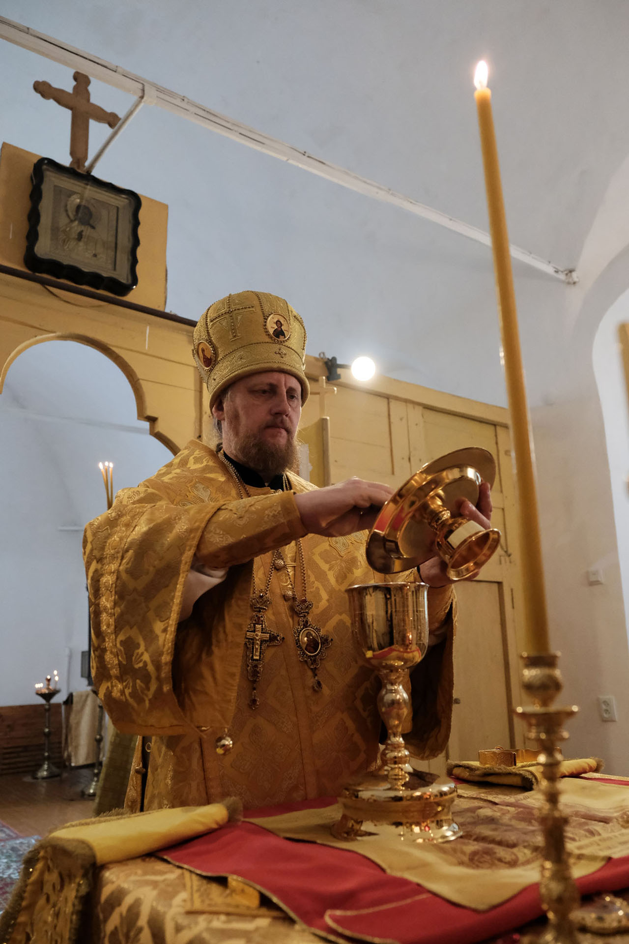 Литургия в Филипповском приделе Вл