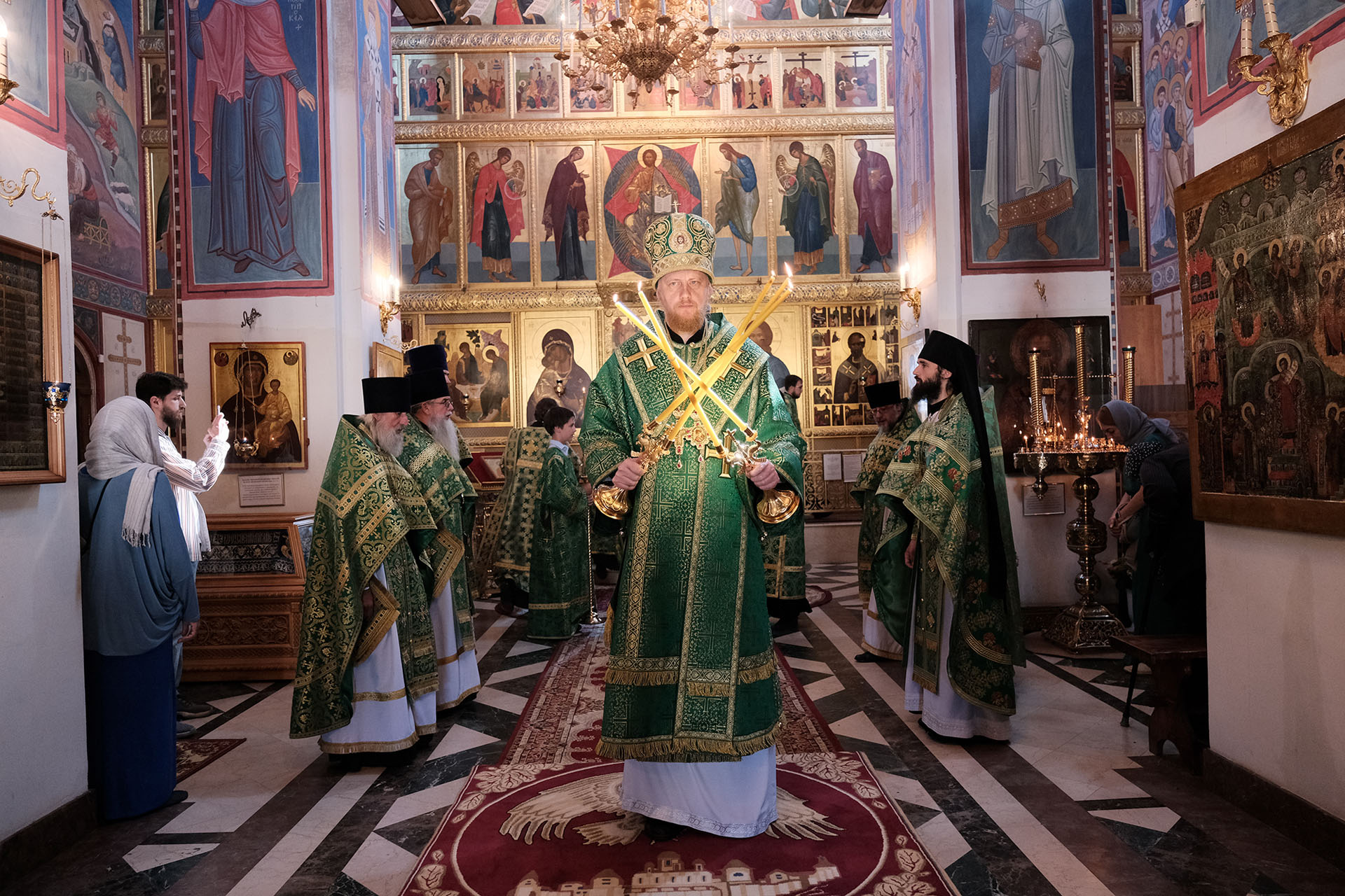 Литургия в Никольском женском мона