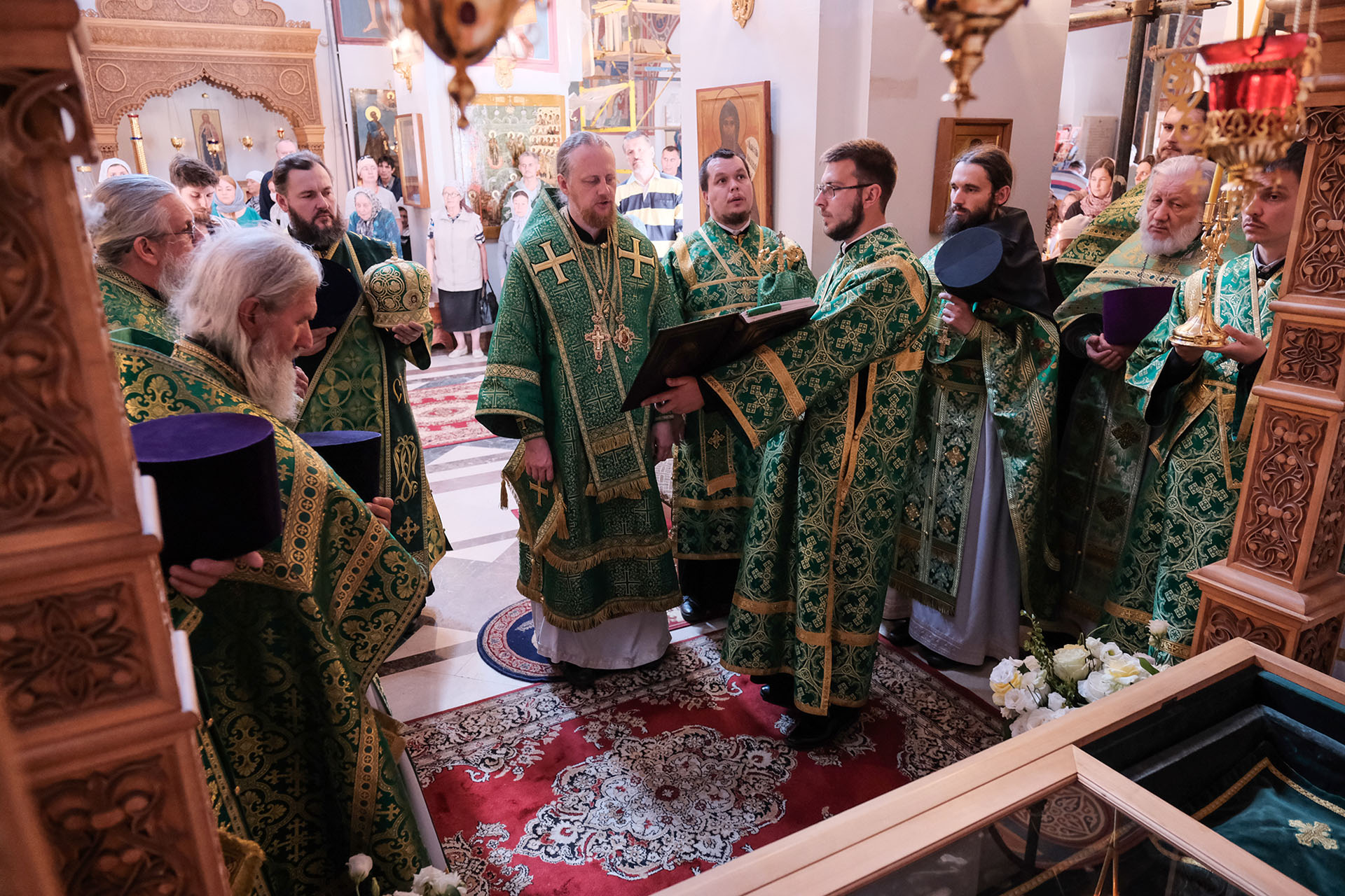 Литургия в Никольском женском мона