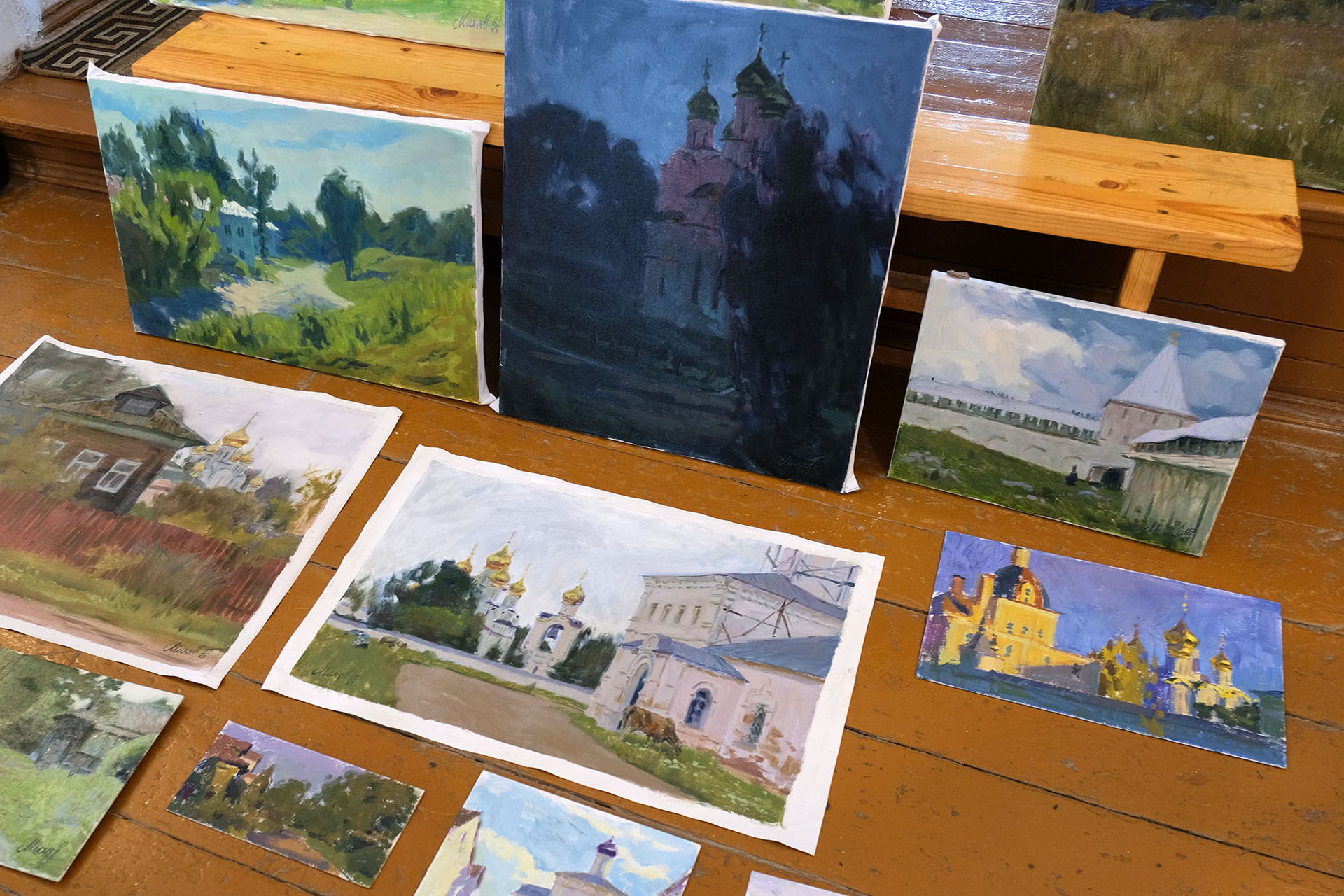 Выставка живописи и графики участн