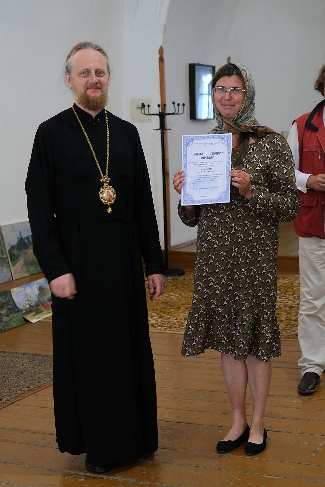 Выставка живописи и графики участн