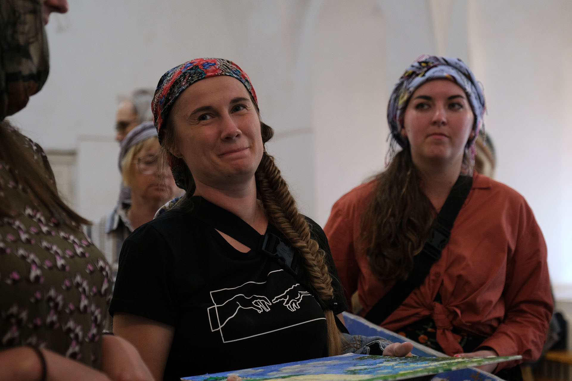 Выставка живописи и графики участн