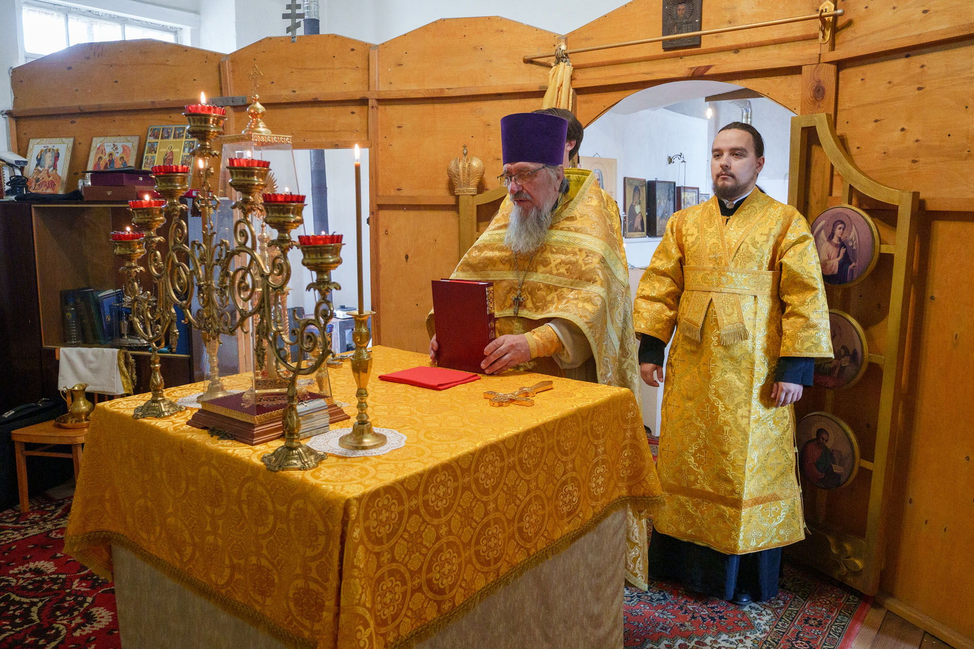 Литургия в храме Рождества Христов