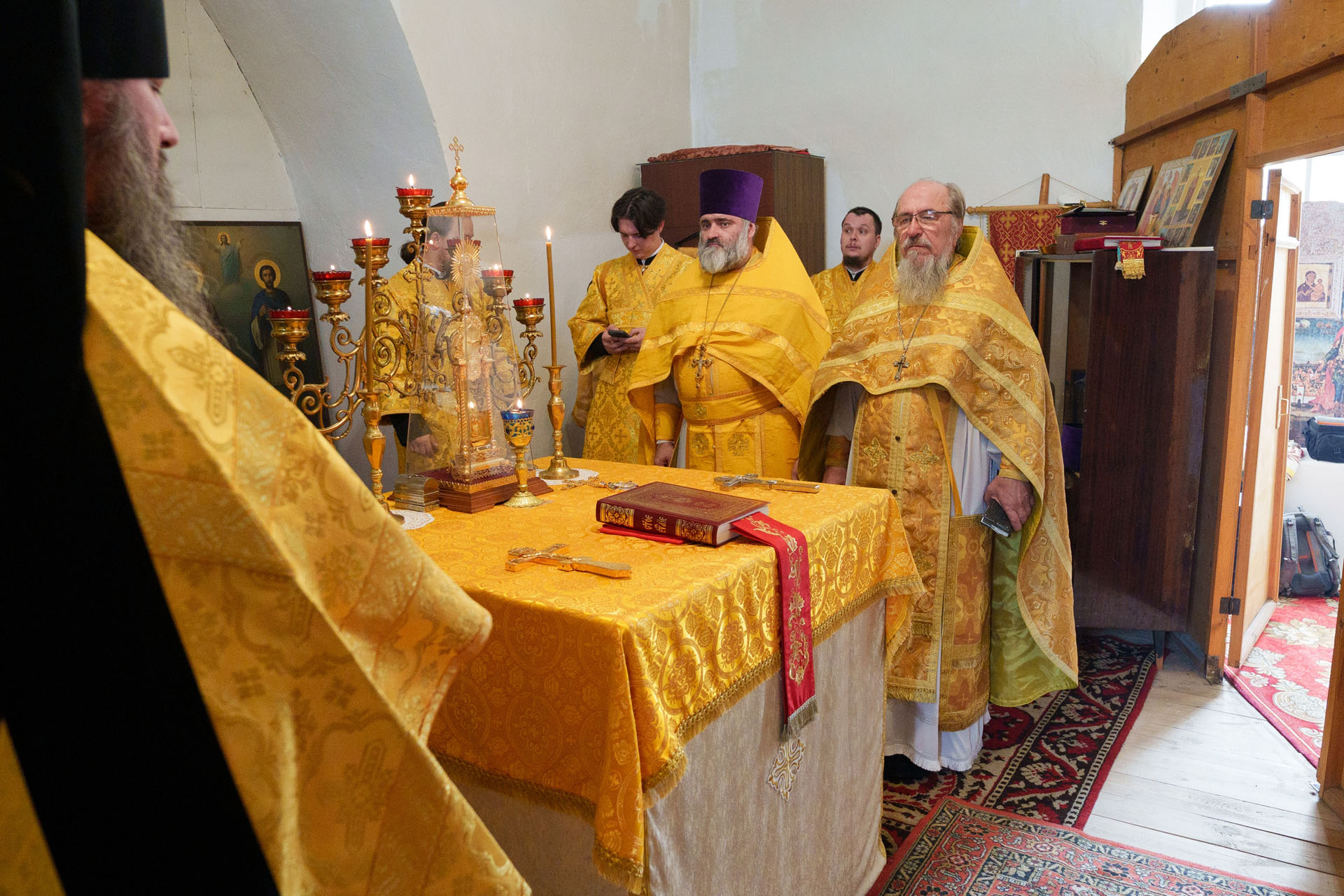 Литургия в храме Рождества Христов