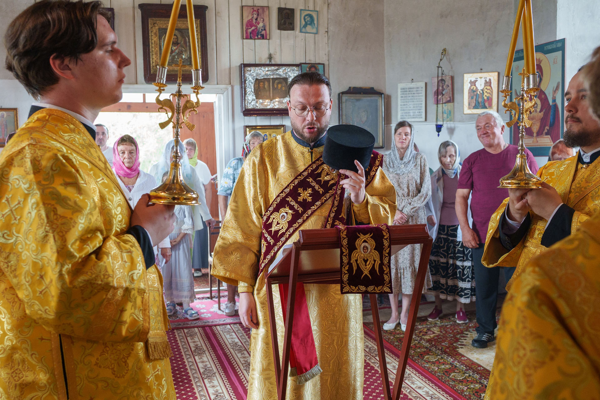 Литургия в храме Рождества Христов