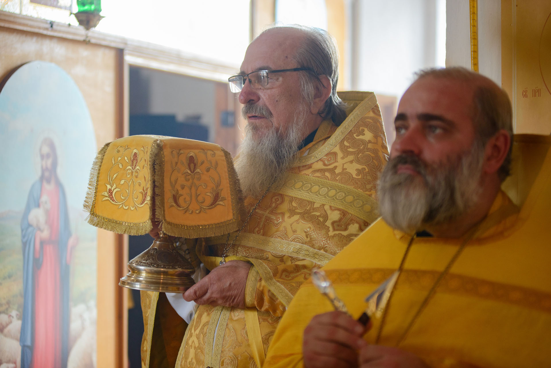Литургия в храме Рождества Христов