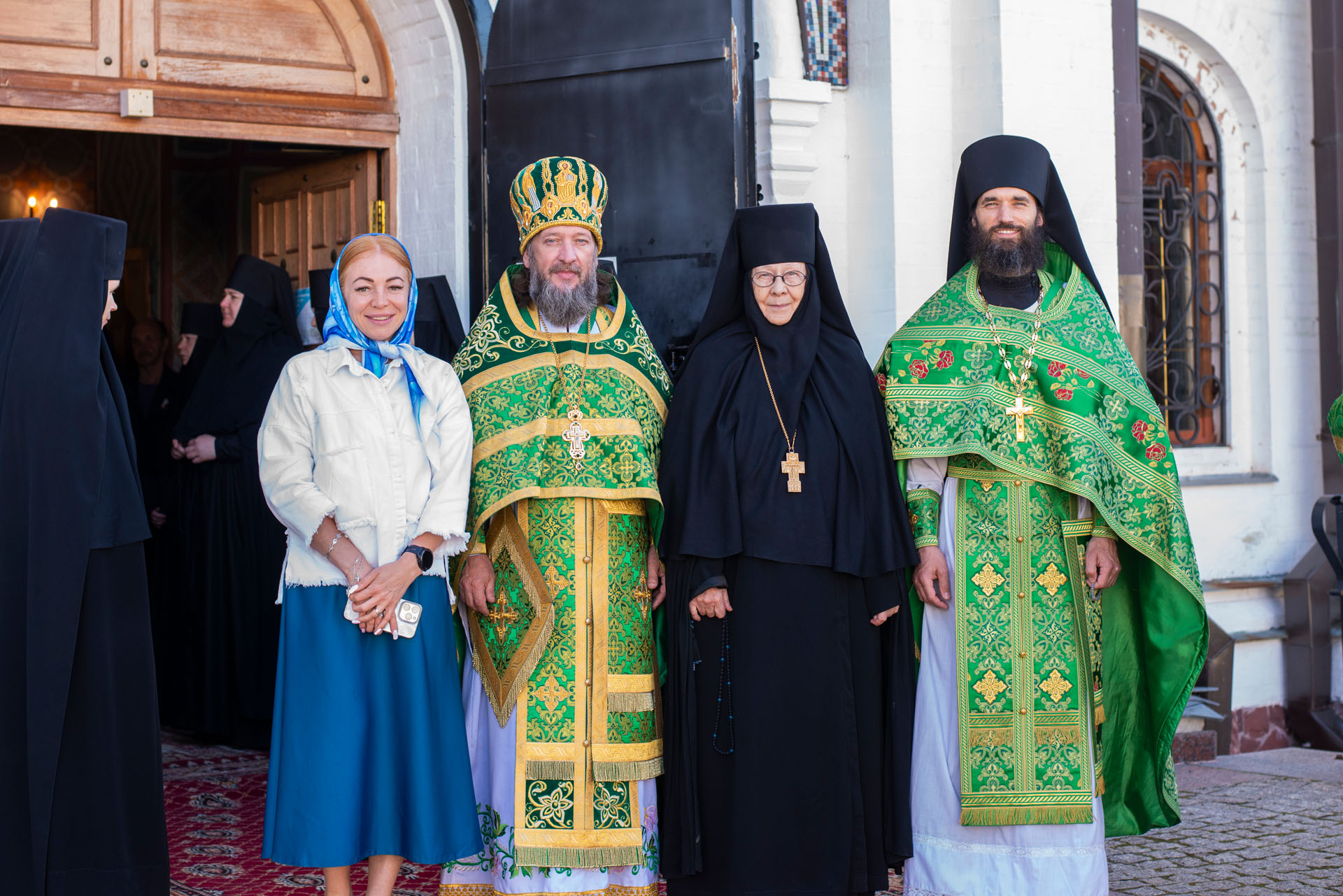 Литургия в Никольском женском мона