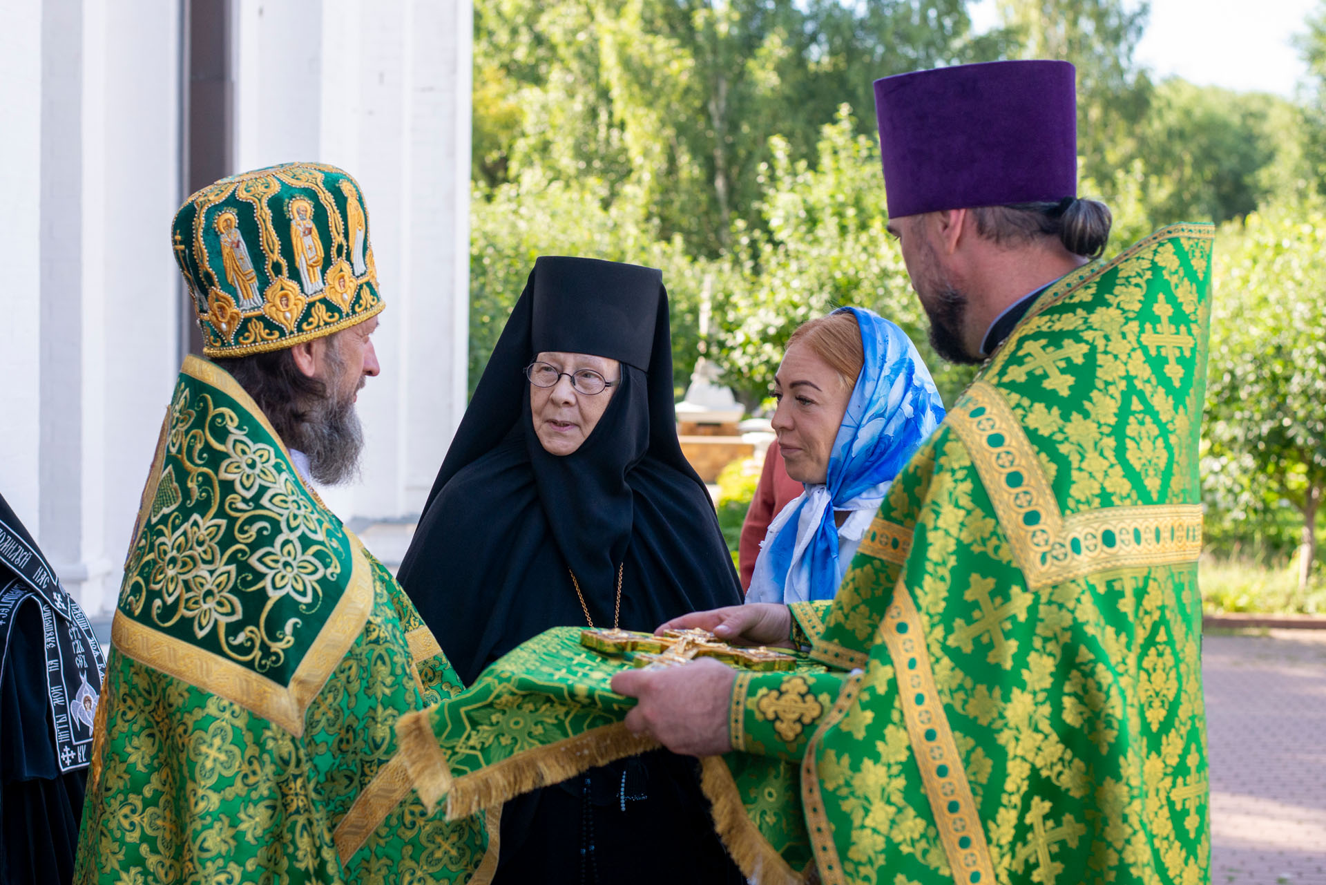 Литургия в Никольском женском мона